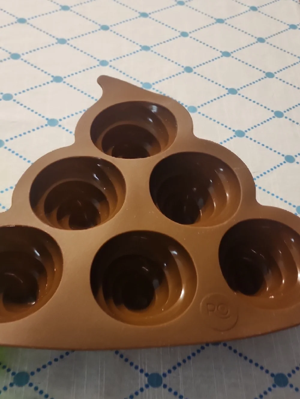 Silicone Party Baking Molds - Brown & Lime Green